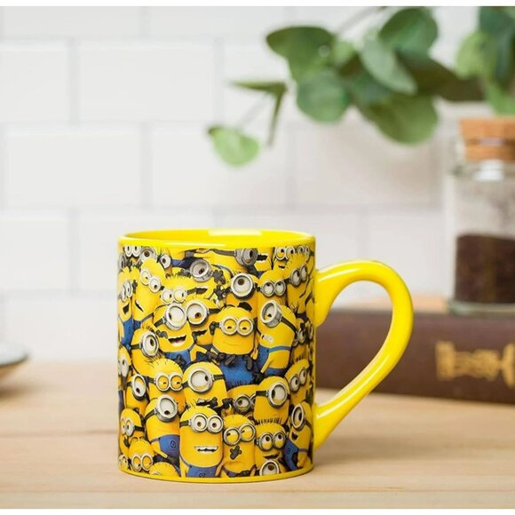 Universal's Despicable Me Cluttered Minions 14oz Ceramic Coffe Mug - Picture 3 of 11